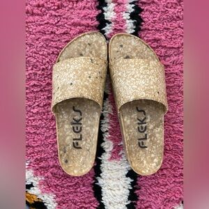 Women's Tan Flex Recovery Slides - size 9